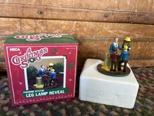 NECA A Christmas Story Warner Bros Movie Leg Lamp Reveal Figurine Statue 