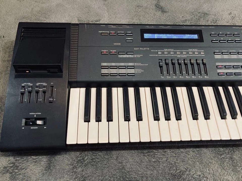 Roland JV‑1000 76-Note Workstation Synthesizer MIDI Compatible from Japan - Image 4 of 4
