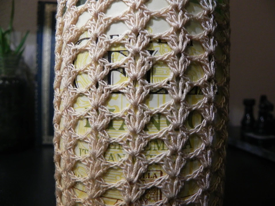 Vintage William Adams Wine Bottle Holder - France - Old Macrame Deco Wine Bottle - Image 4 of 4