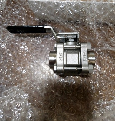 1 - Swagelok Stainless Steel 3-Piece 60 Series Ball Valve, 1/2'' FNPT, SS-63TF8