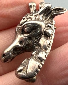 Vintage Giraffe Head Brooch Sterling Silver Detailed Textured Animal Jewelry 11g