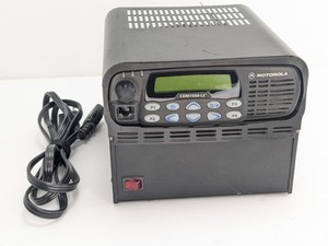 Motorola CDM1550 LS+ VHF 136-174MHz w/ Astron SL-15CDM power supply enclosure