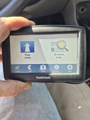 TomTom XL Car GPS Navigation System Touch Screen (N14644) Device Only 