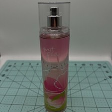 NEW BATH  BODY WORKS SWEET PEA FINE FRAGRANCE MIST SPRAY SPLASH 8 OZ Old label