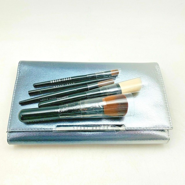 Bobbi Brown Essentials Travel Brush Set 5 Brushes and Pouch Boxed for sale online eBay