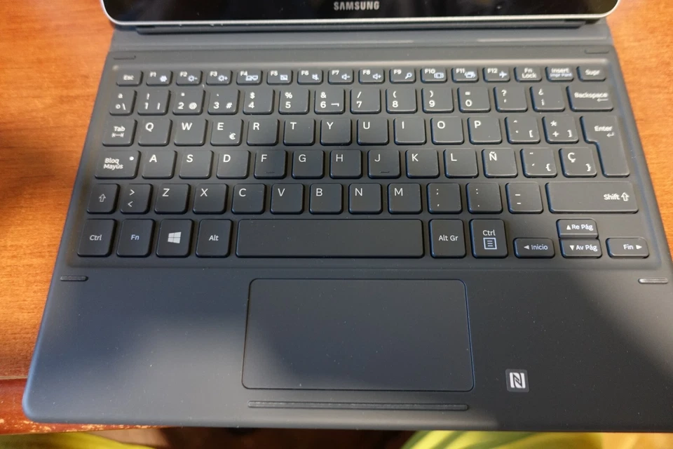 SAMSUNG GALAXY BOOK. 10,6, 4GB, 64GB, 4G, 5 MP, TECLADO, ETC....... - Imagen 4 de 4