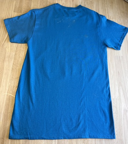 (S) SIX FLAGS Great America RETRO Nombre Adulto Camisa Azul Gráfica Nueva Sin Etiquetas - Imagen 4 de 8