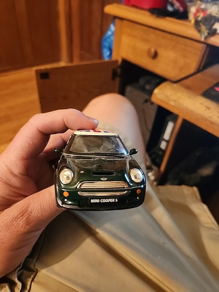 Mini Cooper S Diecast Car 1:28 Green w/ Union Jack 5" Kinsmart Pull Back - Image 3 of 4