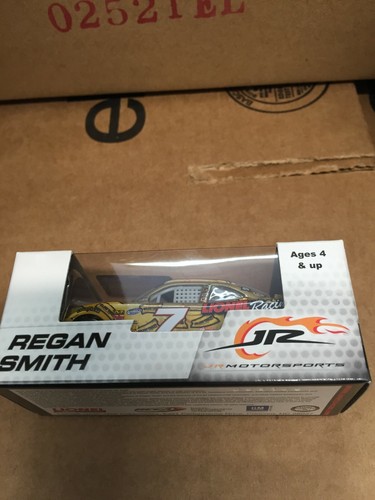 1:64 Action Regan Smith #7 Lionel Racing Golden Ticket 2013 Chevy Camaro - Picture 3 of 4