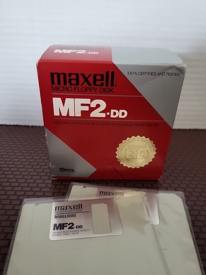 Maxell MF2-DD Mini-Floppy Disk Double Sided Double Density 135tpi-image