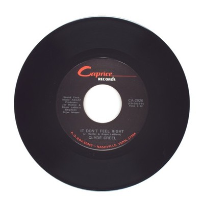 Clyde Creel - It Don't Feel Right; Dallas in the Rain - Vinyl Record 45 RPM 7''