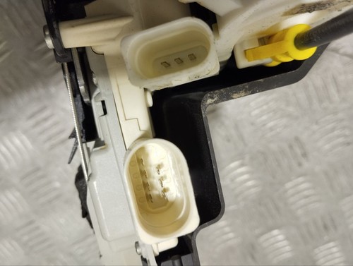 Door Lock Audi A8 2014 Right Front 4F0837060 - Picture 4 of 7