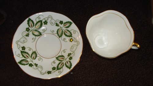 Clarence Bone China Cup & Saucer (570) - Picture 4 of 5
