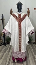 WHITE  CHASUBLE + STOLE