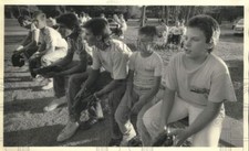 1987 Press Photo Boys Sitting on Bench at Baseball Practice in New York