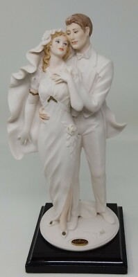 Giuseppe Armani Figurine  Coppia Sposi   Our Day  collectibles Item: 1416F