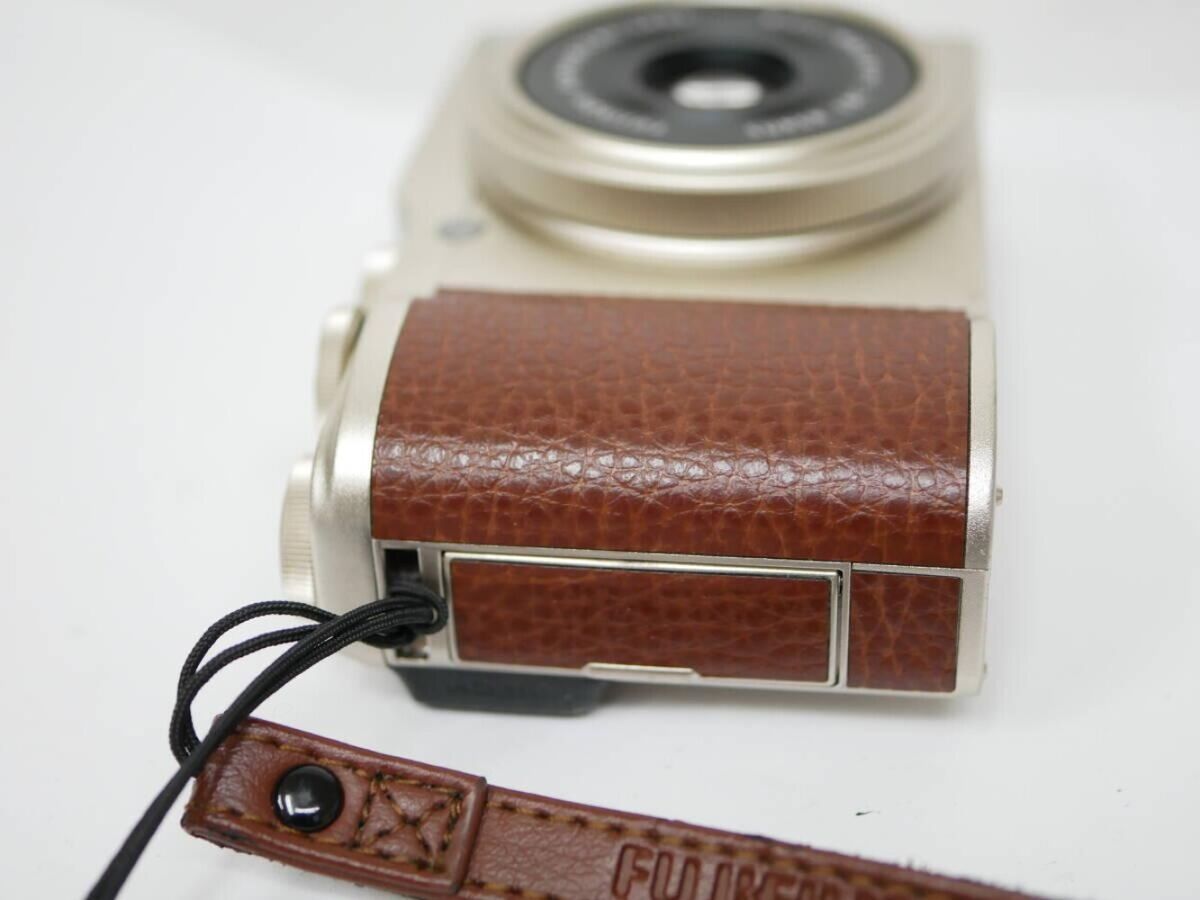 Fujifilm XF10 Gold 24.2 MP Digital Camera USED | eBay Fujifilm XF10 Gold 24.2 MP Digital Camera USED | eBay