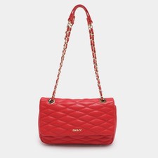 Borsa a tracolla DKNY rossa in pelle trapuntata con patta e catena