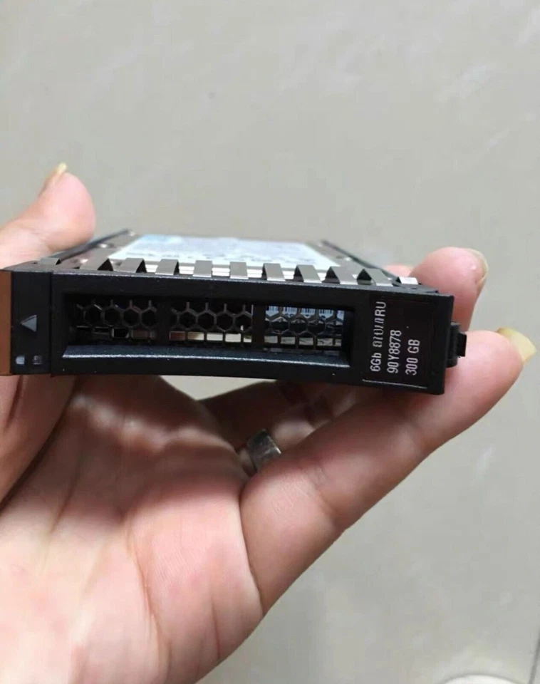 IBM 300GB SYSTEM FRU 90Y8878 90Y8881 90Y8877 10K 2.5" SAS 6Gb HDD HARD DRIVE New - Image 3 of 4