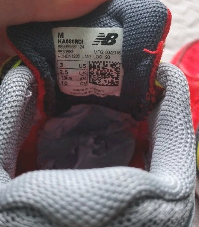 NUEVO SIN ETIQUETAS New Balance Bebés Niños 680v3 Zapatos para Correr Parte Superior Baja Talla 3 Rojo Gris Amarillo Foto 4 de 4