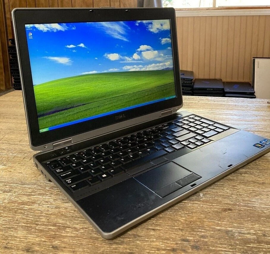 Laptop Dell E6520/30 de 15,6" vintage Windows XP Pro 32 bits i5 2 GHz 4 GB 160 GB DVD Foto 2 de 4