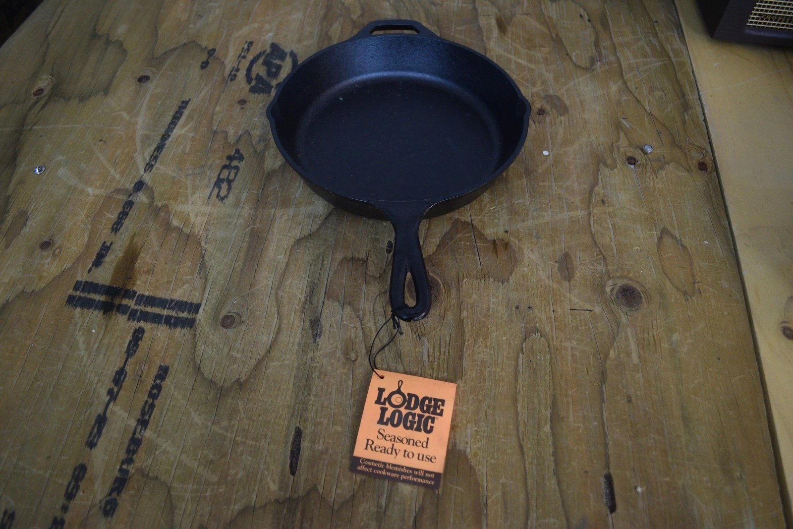 Lodge Logic Cast Iron Skillet Frying Pan 8SK 10.25 Inch USA Seasoned Ready to