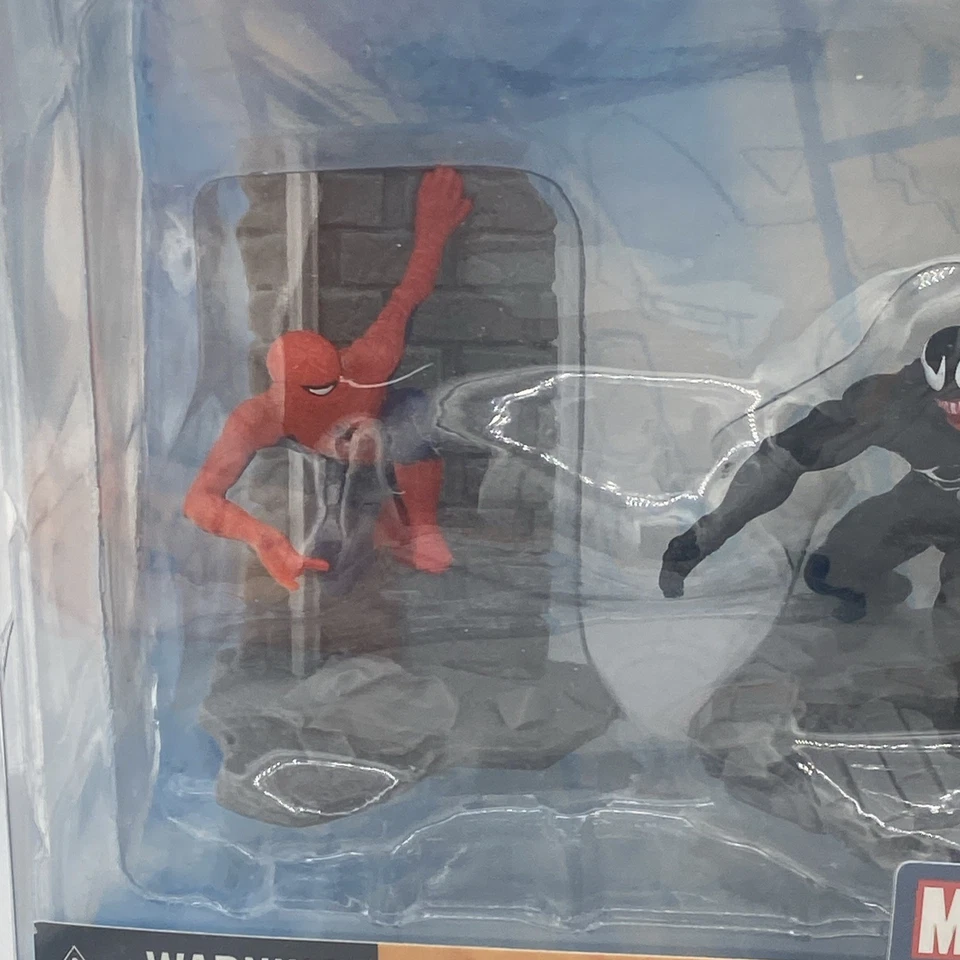 Juego de 3 diorama coleccionables Marvel Spider-Man Venom Deadpool Foto 3 de 4