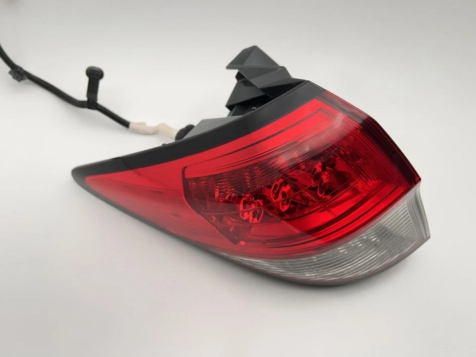 2019-2022 HONDA HR-V LEFT TAILLIGHT QUARTER MOUNTED 1.8L AT AWD 34K -EX- 55333 - Image 4 of 4
