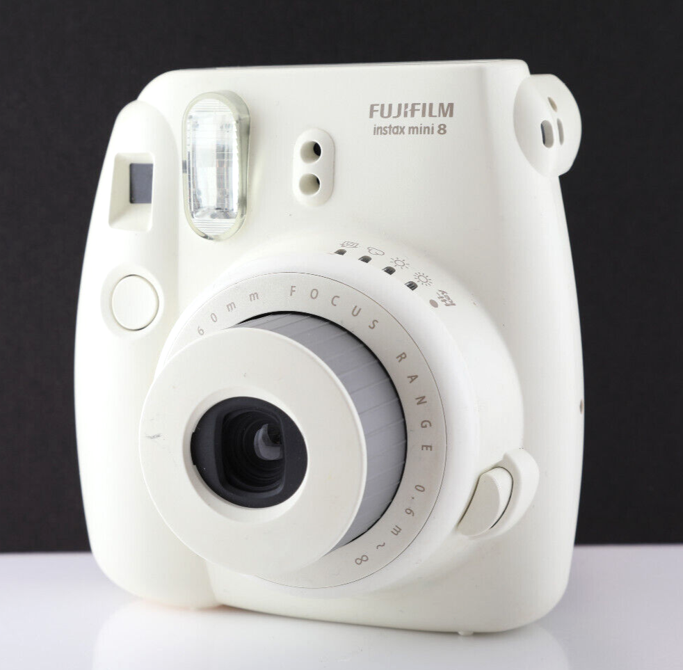 フィルムカメラ FUJI FILM INSTAX MINI 8+ WHITE Amazon | 富士フイルム(FUJIFILM) インスタントカメラ チェキ instax