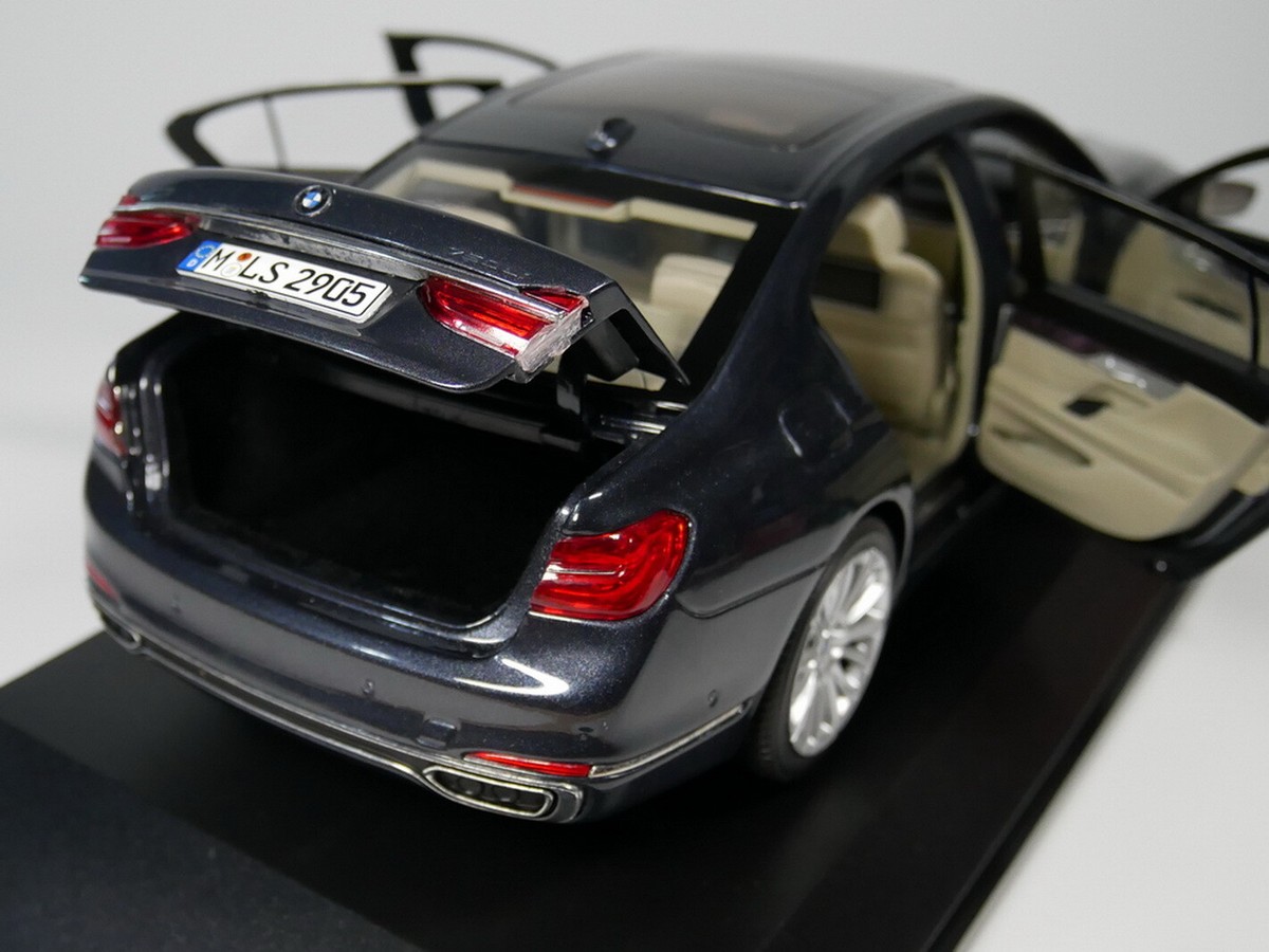 BMW 750 Li ミニカー 1/18 $_12.JPG?set_id=880000500F