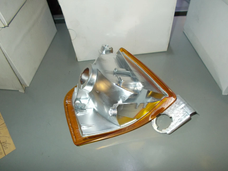 FRECCIA FANALINO ANTERIORE SINISTRA FORD ESCORT IV TT ORION 86-90 ARIC 11642000 - Immagine 3 di 4