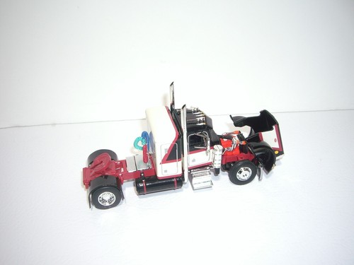 DCP FIRST GEAR 1/64 BCR SINGLE AXLE PETE 359 WITH 36" SLEEPER & DRY VAN TRAILER - Picture 11 of 12