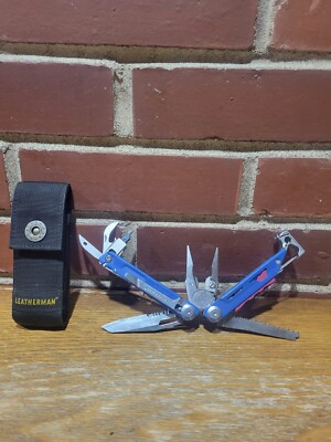Leatherman SIGNAL Multi-Tool With Sheath, 19 Tools - Blue (832739)