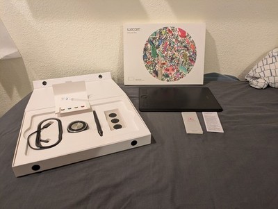 Wacom Intuos Pro Medium (PTH-660) Creative Pen Tablet w/ Pro Pen 2