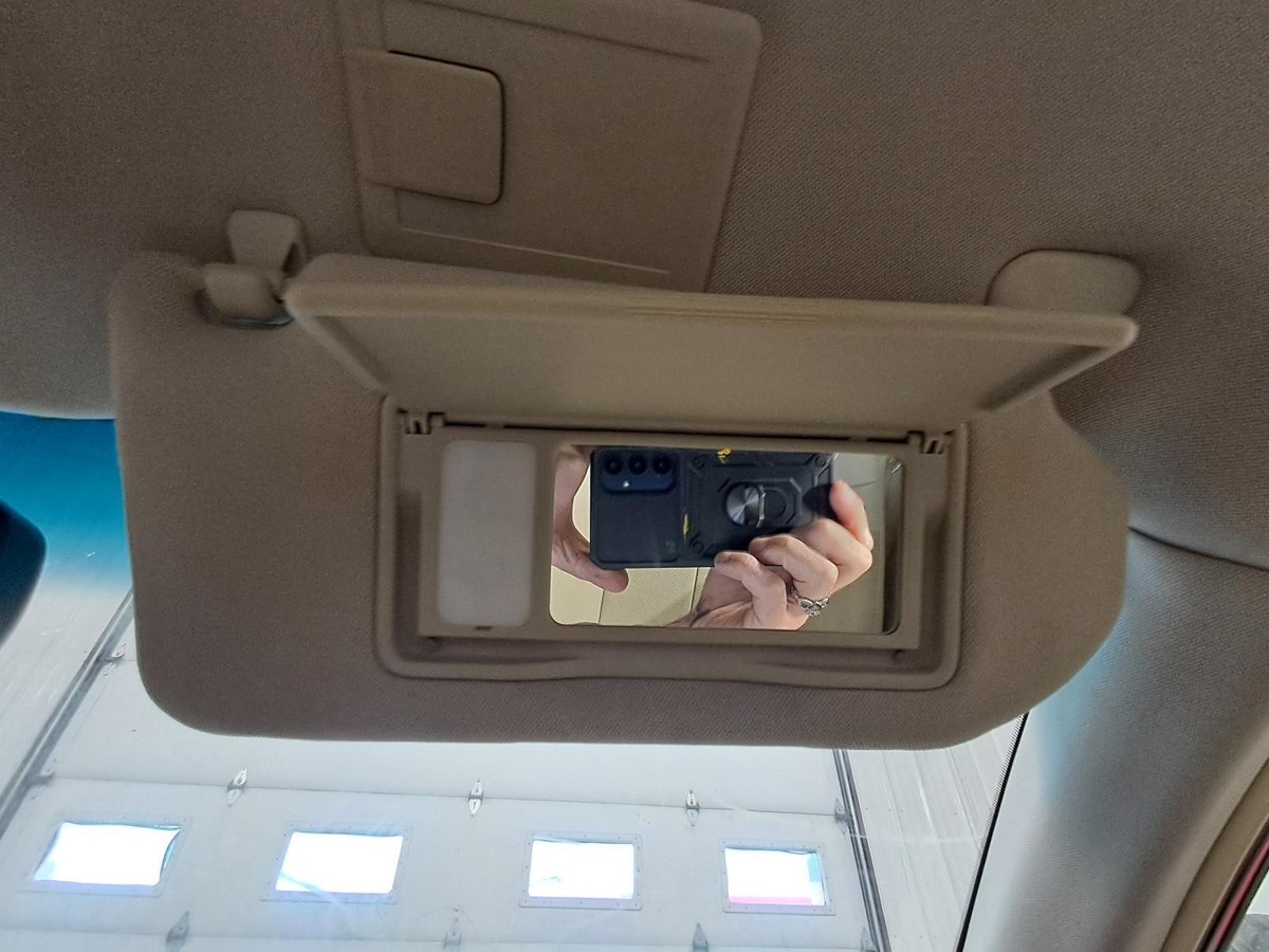2009-2013 Infiniti G37 Sun Visor Lighted 4 Dr Sedan Right