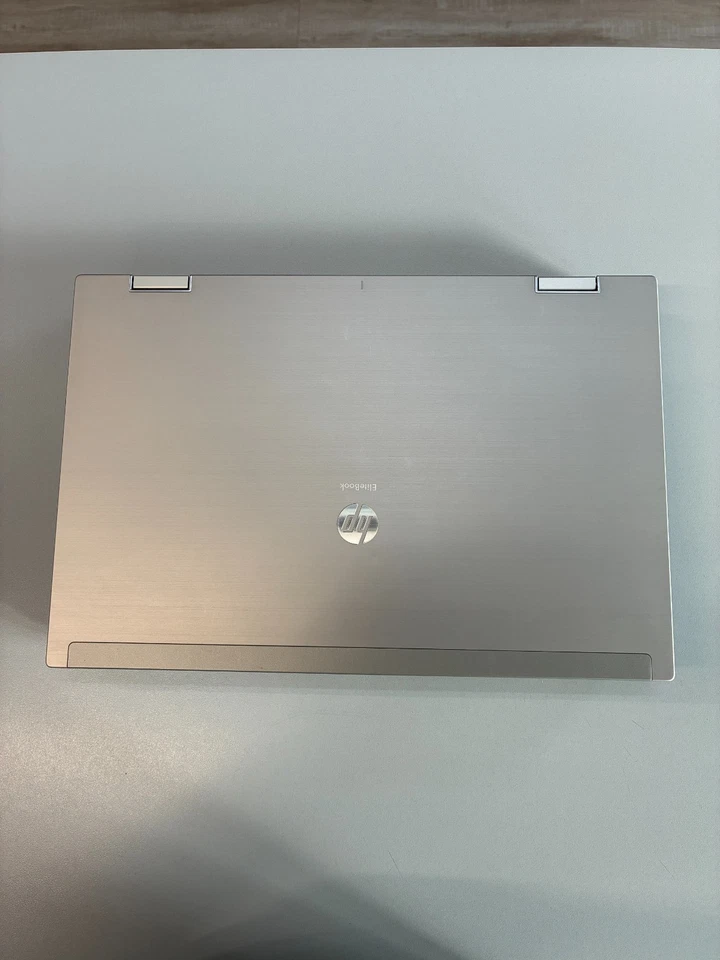 HP EliteBook 8540p: 15,6 дюйма / i7-M620 / 8 Гб / 1 Гб NVS 5100M / SSD 240 Гб / Win 11 - Изображение 2 из 4