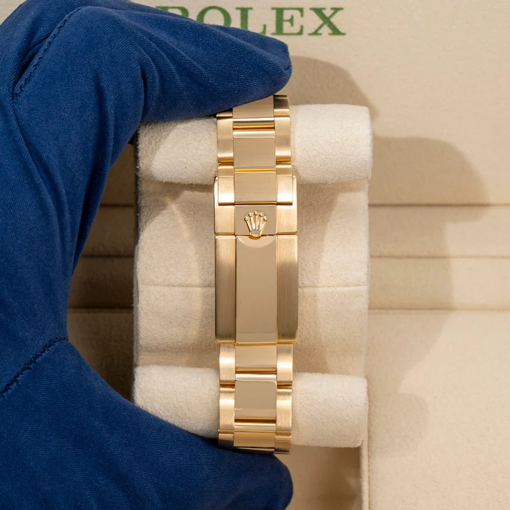 Rolex Daytona Watch 40MM Green Index Hour Markers Dial Yellow Gold image 8