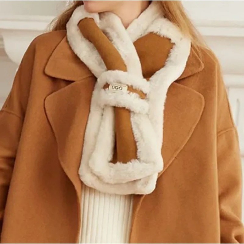 UGG Calibre Sheepskin Scarf NEW NWOT 100% Genuine Leather One Size