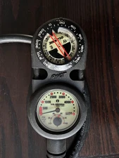 Aqualung Pivot scuba regulator console w. SPG and compass