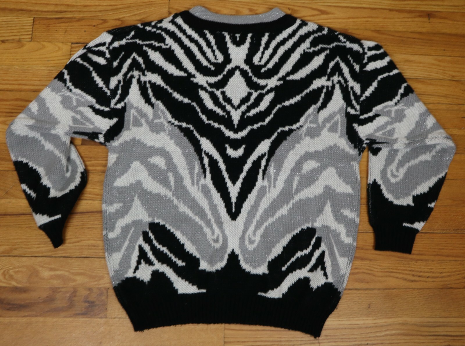 VINTAGE ZEBRA PRINT SWEATER - SORRENTO 