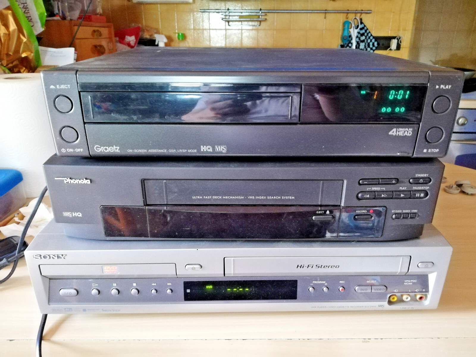 Lotto2LettoriVHSGraetz/Phonola+ComboWHSDVDSonyPerPartiDiRicambio