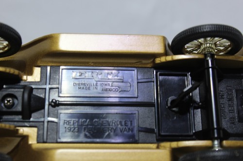Vintage Diecast Ertl Ace Stores Metal Bank 70th Anniv. 1924-1994 1:25 scale 1923 - Picture 13 of 14