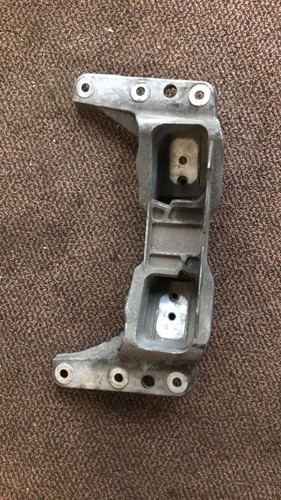 BMW E60 E61 E63 E64 Getriebeträger Halter Getriebe 6769965