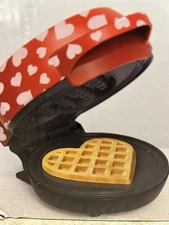 BELLA Heart Multicolor Valentine’s Day Mini Waffle Maker 4"