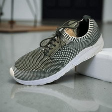 Woman  s Steve Madden Narly Knit Sneaker US 8 Evergreen and White
