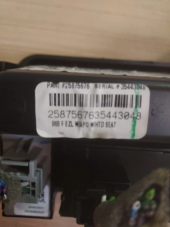 GMC Acadia 2007-2012 asiento térmico limpiaparabrisas trasero interruptor de tracción escotilla de remolque 12v T15 Foto 3 de 4