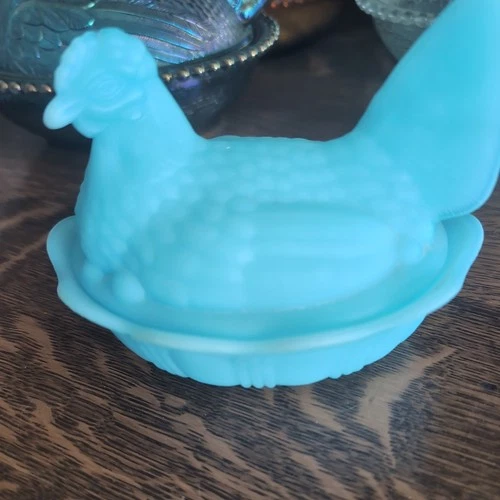 VINTAGE BLUE SATIN GLASS FENTON HEN ON NEST OPEN TAIL COVERED DISH FROSTED
