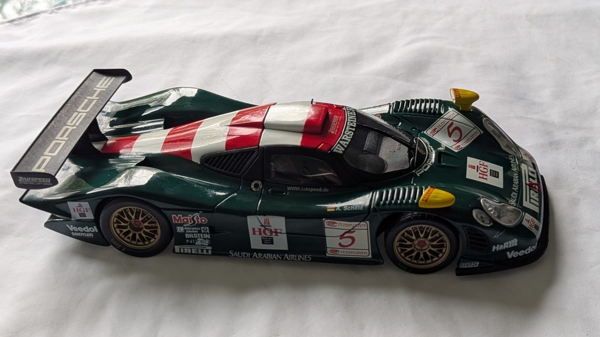 Maisto 1/18 Scale Porsche 911 GT1 1998 FIA GT Championship