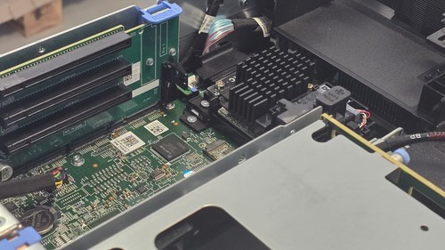 DELL PowerEdge R740xd 2x Gold 6152 22Core 2.1GHz 256GB 12LFF/2LFF Bay H740p 2PSU - Bild 6 von 6
