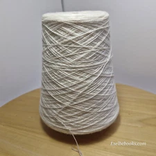 Unbranded machine knitting yarn - 1 ply white 426 grams (C148)